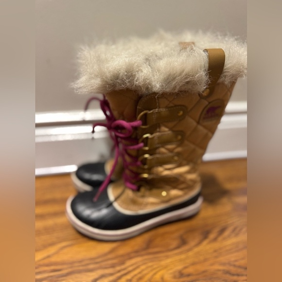 SOREL beige and black tie up winter boots with pink laces (US 5) - Picture 5 of 8